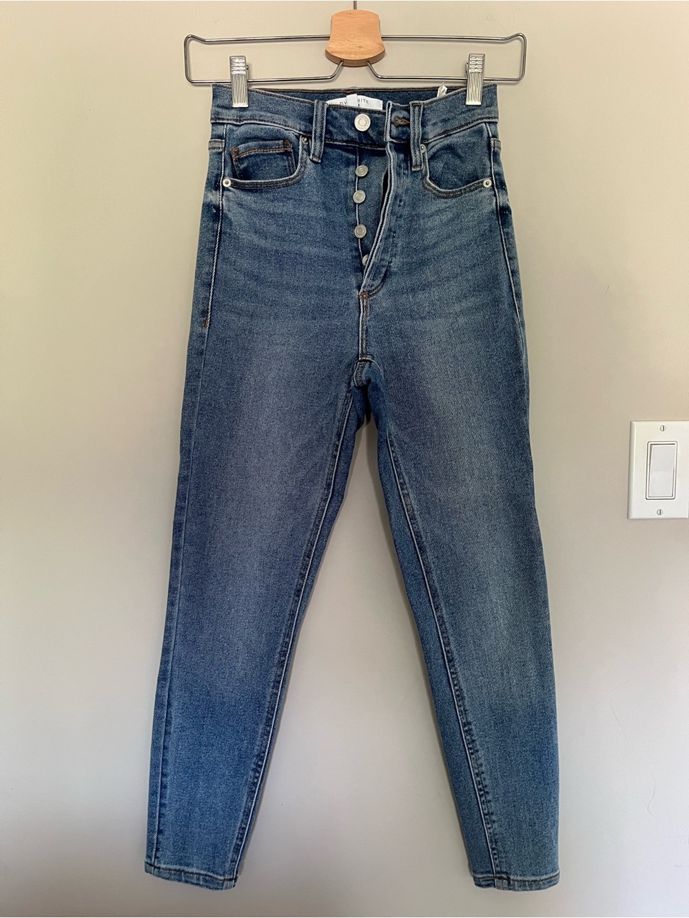 High-Rise Women's Blue Denim Jeans - Classic Button-Fly Dynamite
